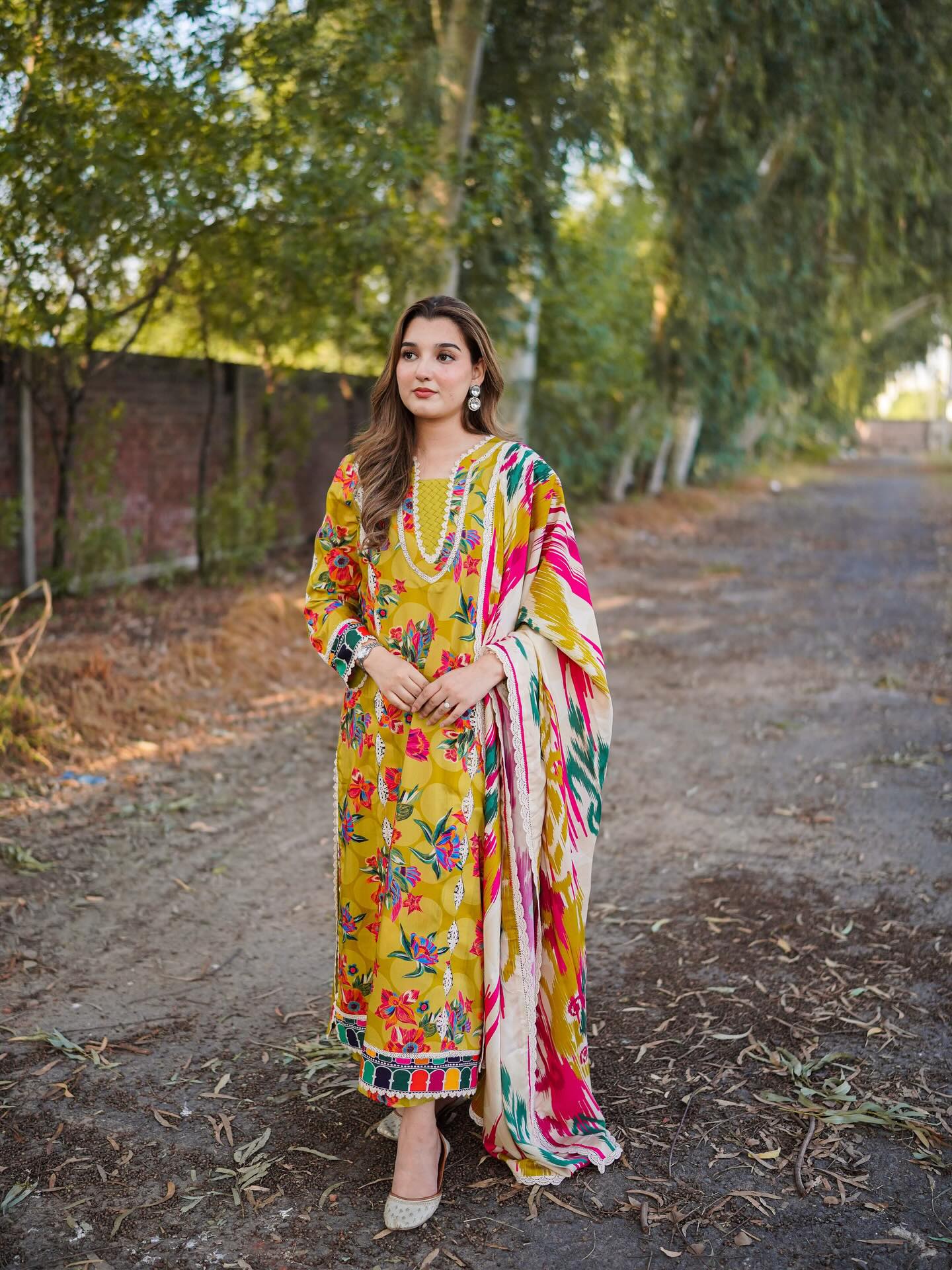 Winter 3PC Karandi Digital Print Dress - KP33419