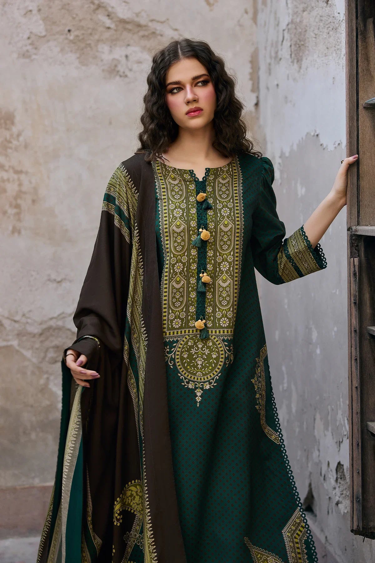 Winter 3PC Karandi Digital Print Dress - KP33136