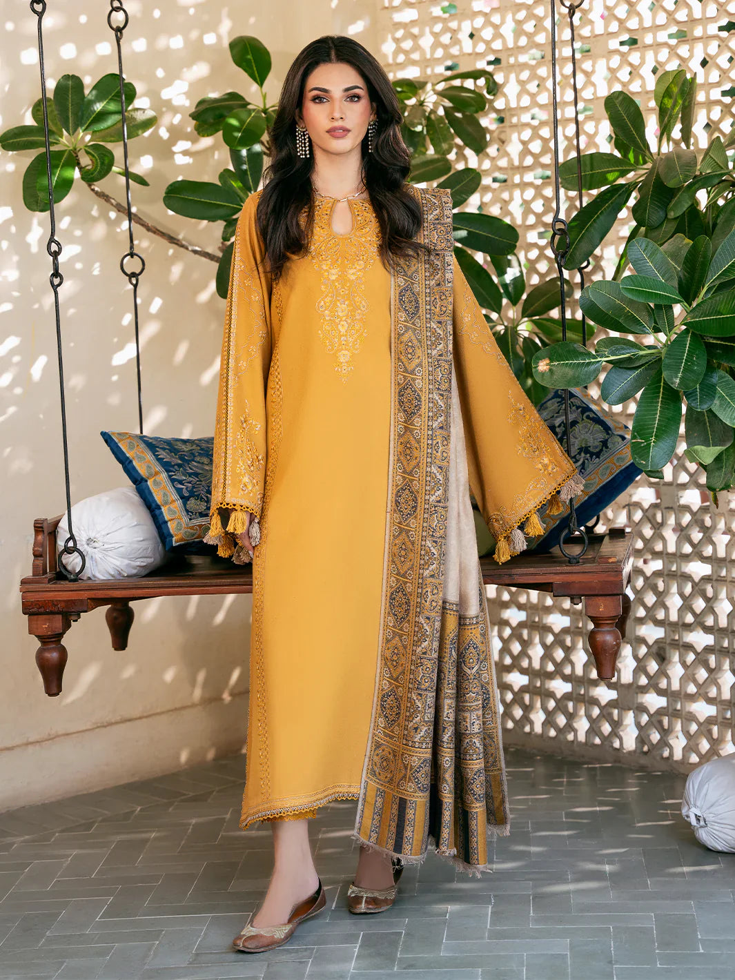 Winter 3PC Dhanak Embroidered Suit - kp33103