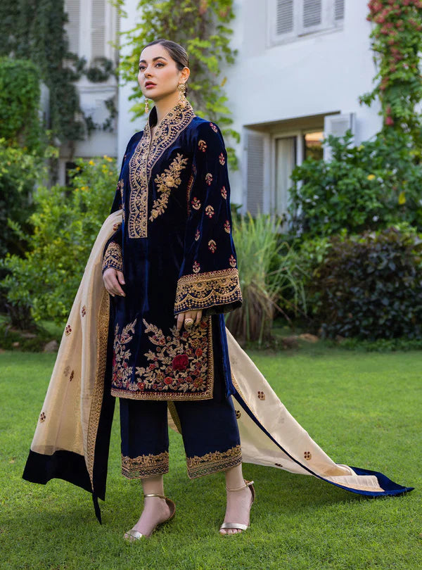 Winter Embroidered Velvet 3piece suit - KP3357