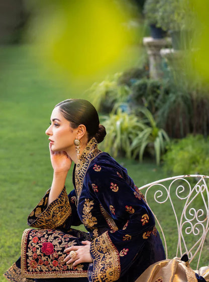 Winter Embroidered Velvet 3piece suit - KP3357