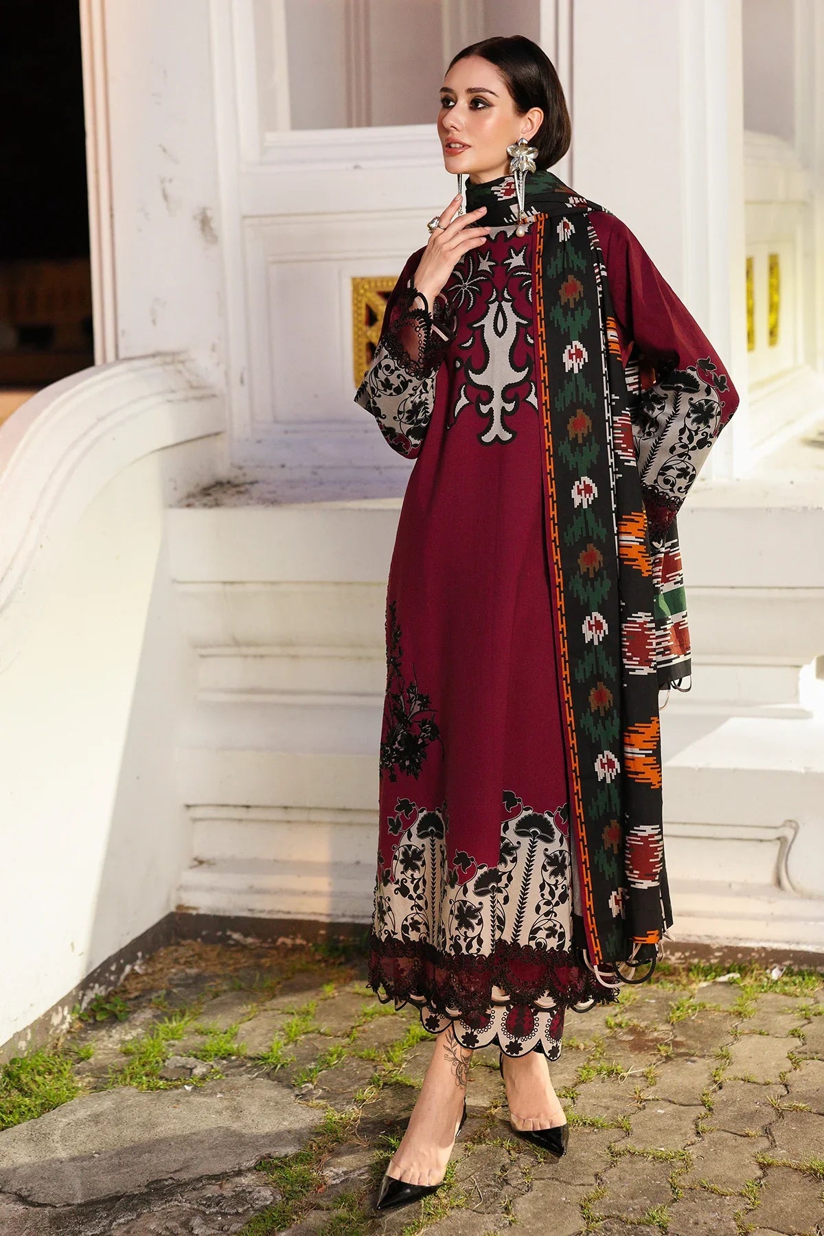 Winter 3PC Karandi Digital Print Dress - KP3388