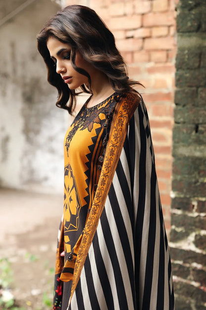 Winter 3PC Karandi Digital Print Dress - KP33421