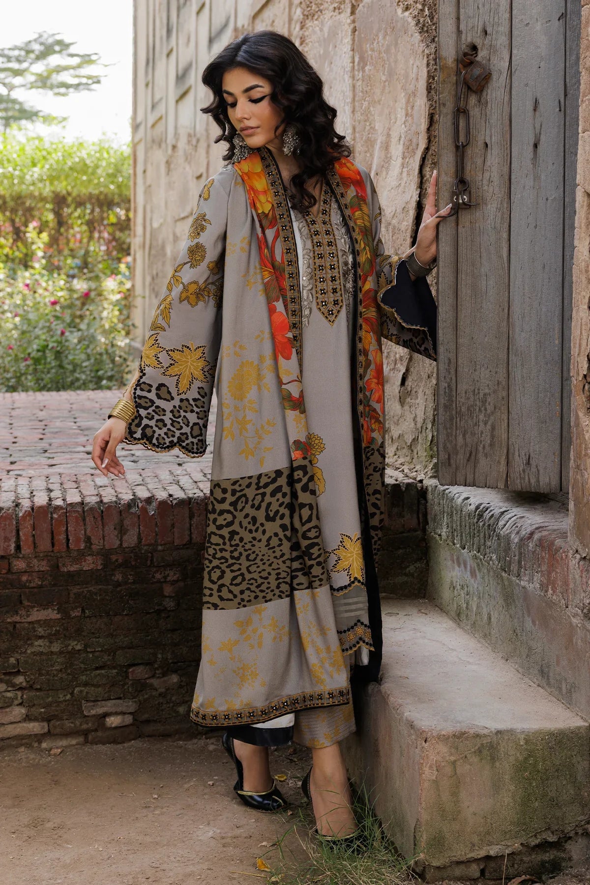 Winter 3PC Karandi Digital Print Dress - KP33420