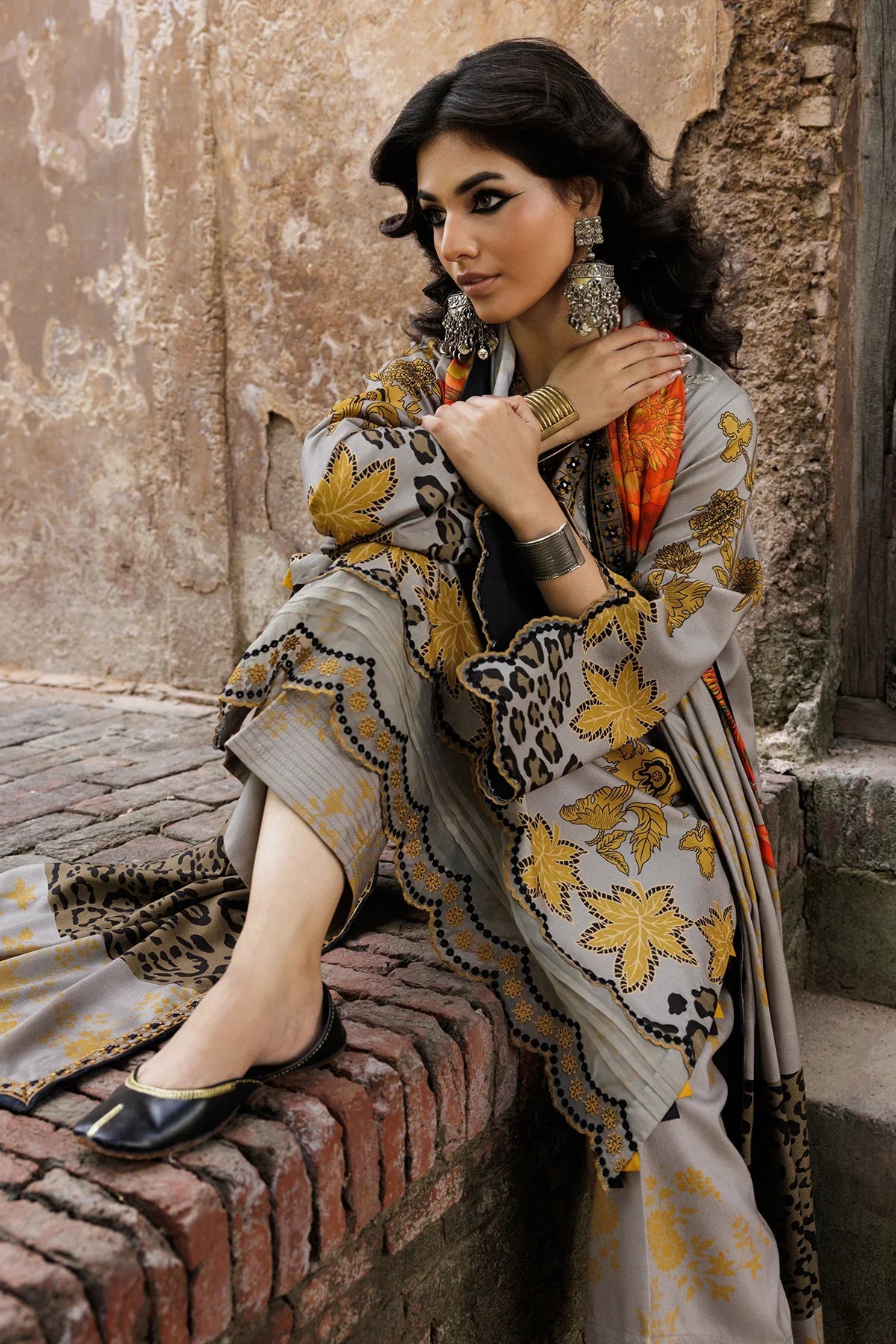 Winter 3PC Karandi Digital Print Dress - KP33420