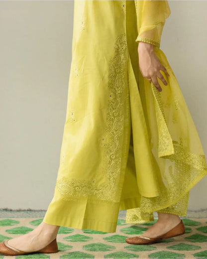 Summer 3PC Lawn Embroidered Suit - KP1177