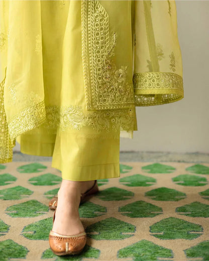 Summer 3PC Lawn Embroidered Suit - KP1177