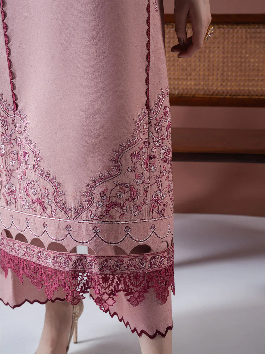 Winter  3PC Dhanak Embroidered Suit - kp3384