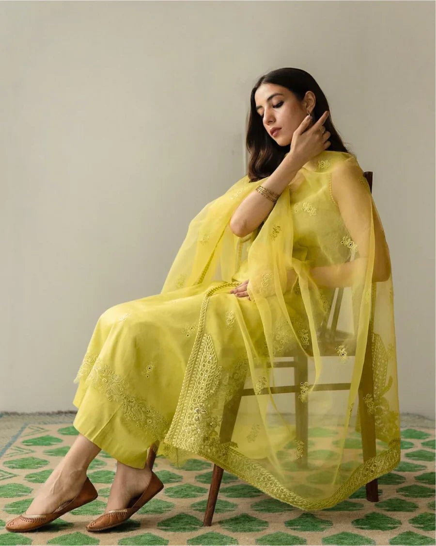 Summer 3PC Lawn Embroidered Suit - KP1177