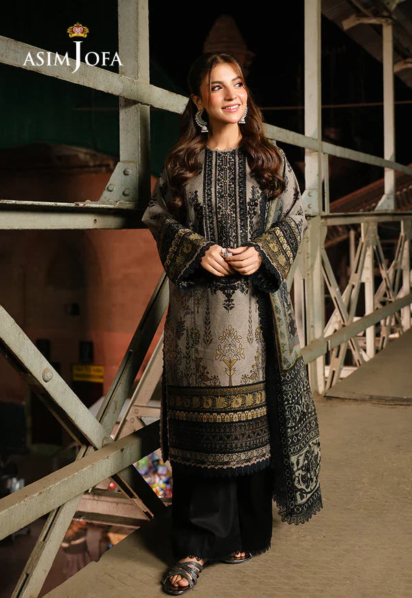 Winter 3PC Karandi Digital Print Dress - KP33410