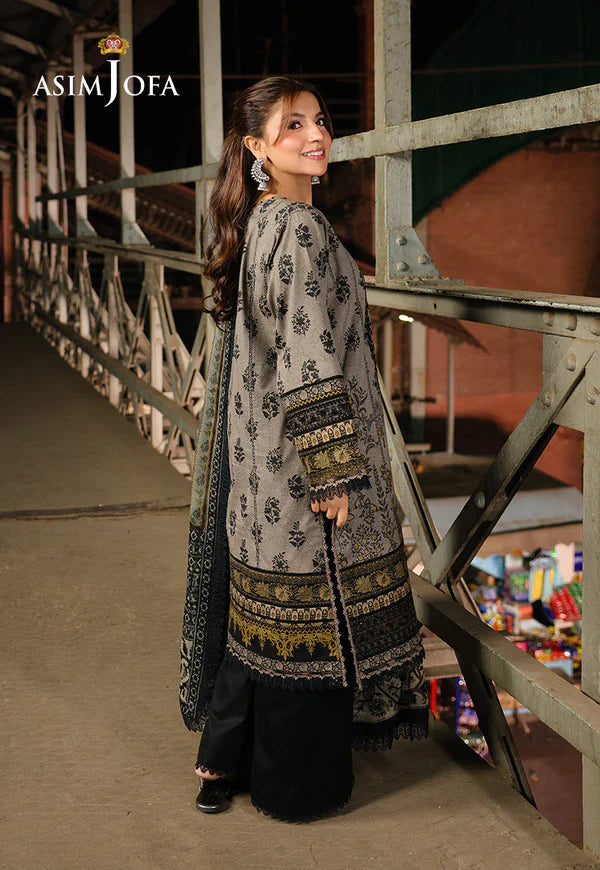 Winter 3PC Karandi Digital Print Dress - KP33410