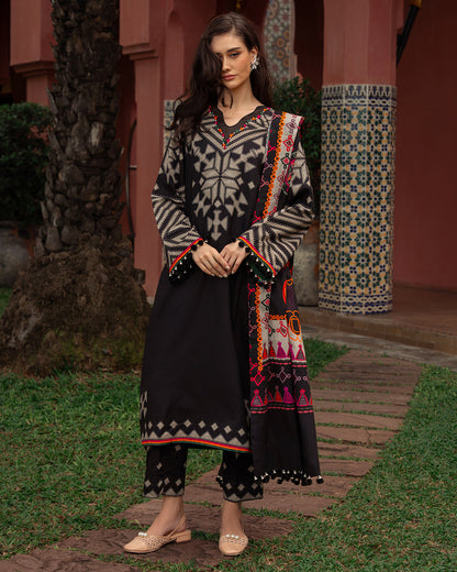 Winter 3PC Karandi Digital Print Dress - KP3391
