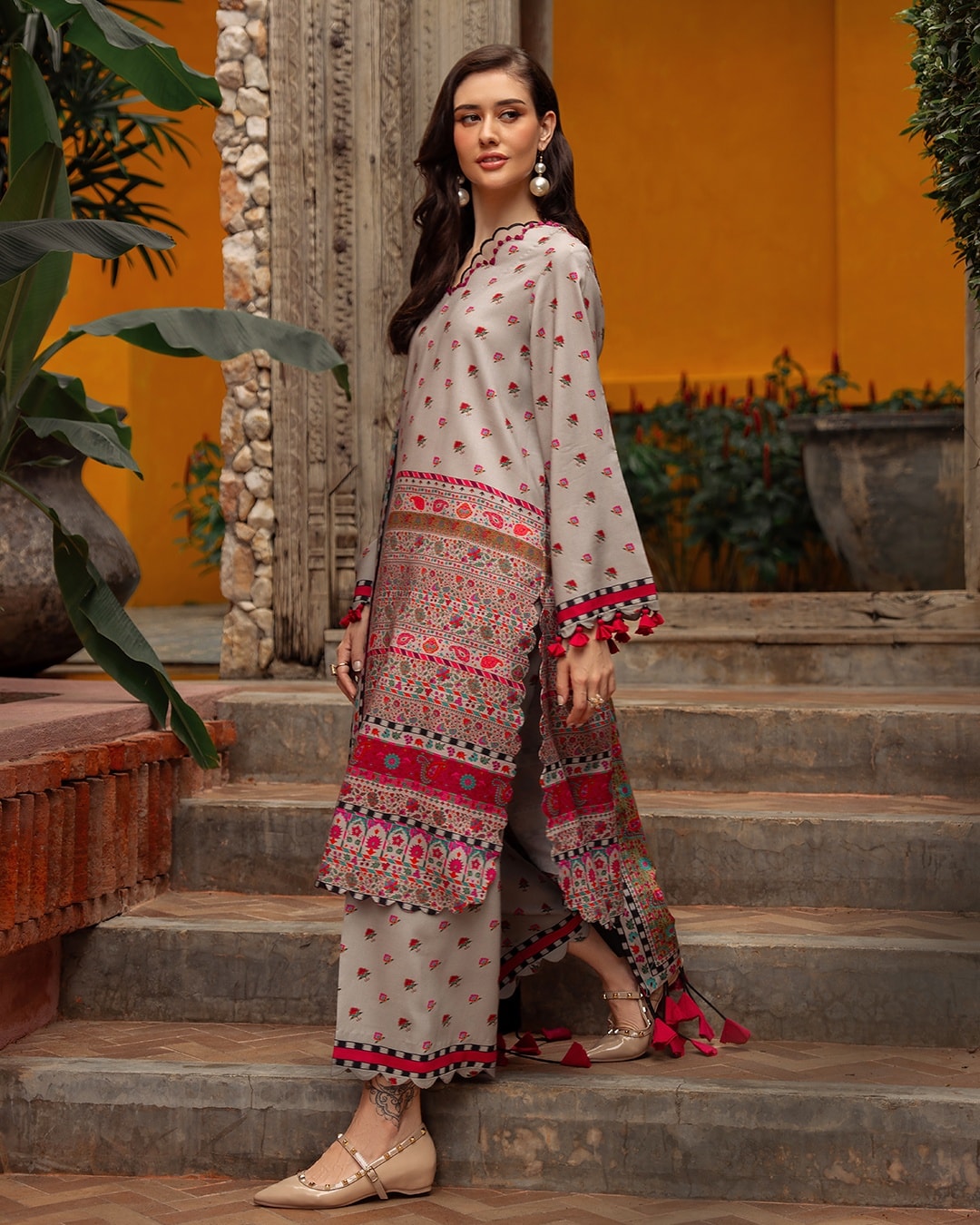Winter 3PC Karandi Digital Print Dress - KP3390