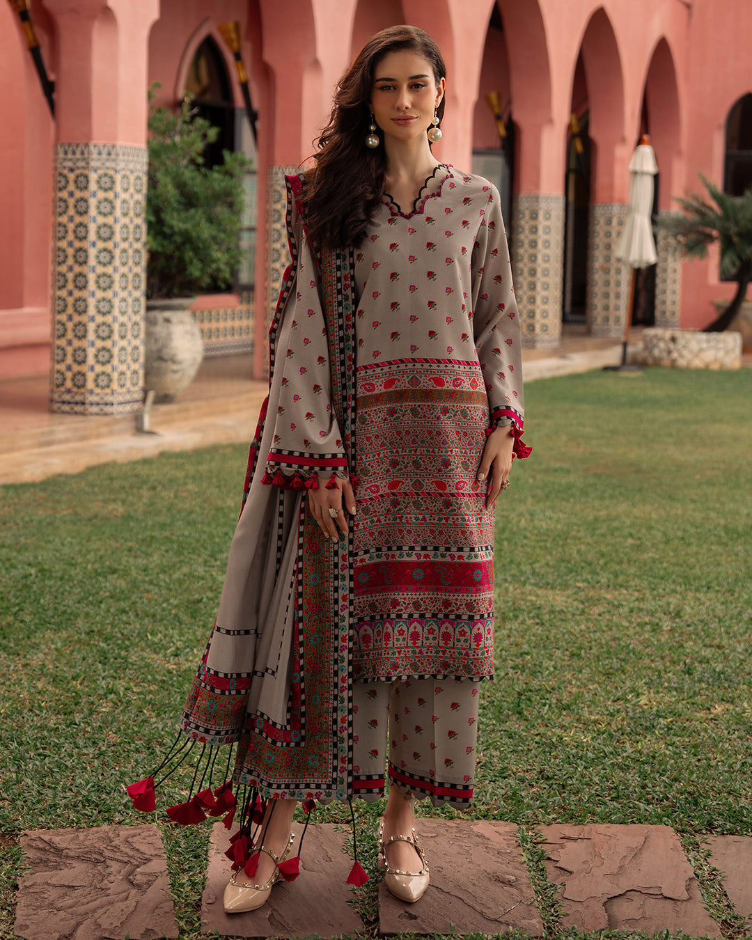 Winter 3PC Karandi Digital Print Dress - KP3390