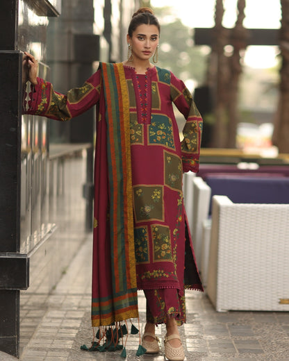 Winter 3PC Karandi Digital Print Dress - KP33100
