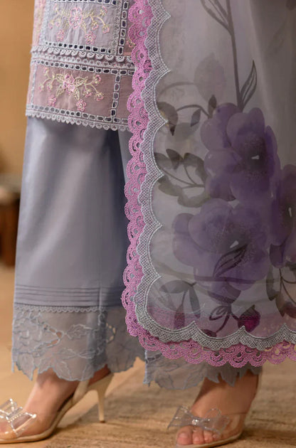 3PC Lawn Chickenkari Embroidered Suit  KP1063