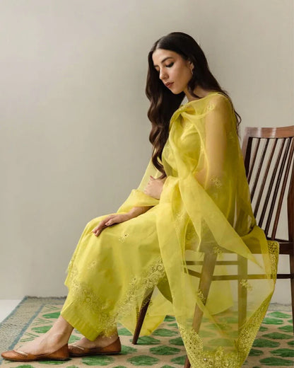 Summer 3PC Lawn Embroidered Suit - KP1177