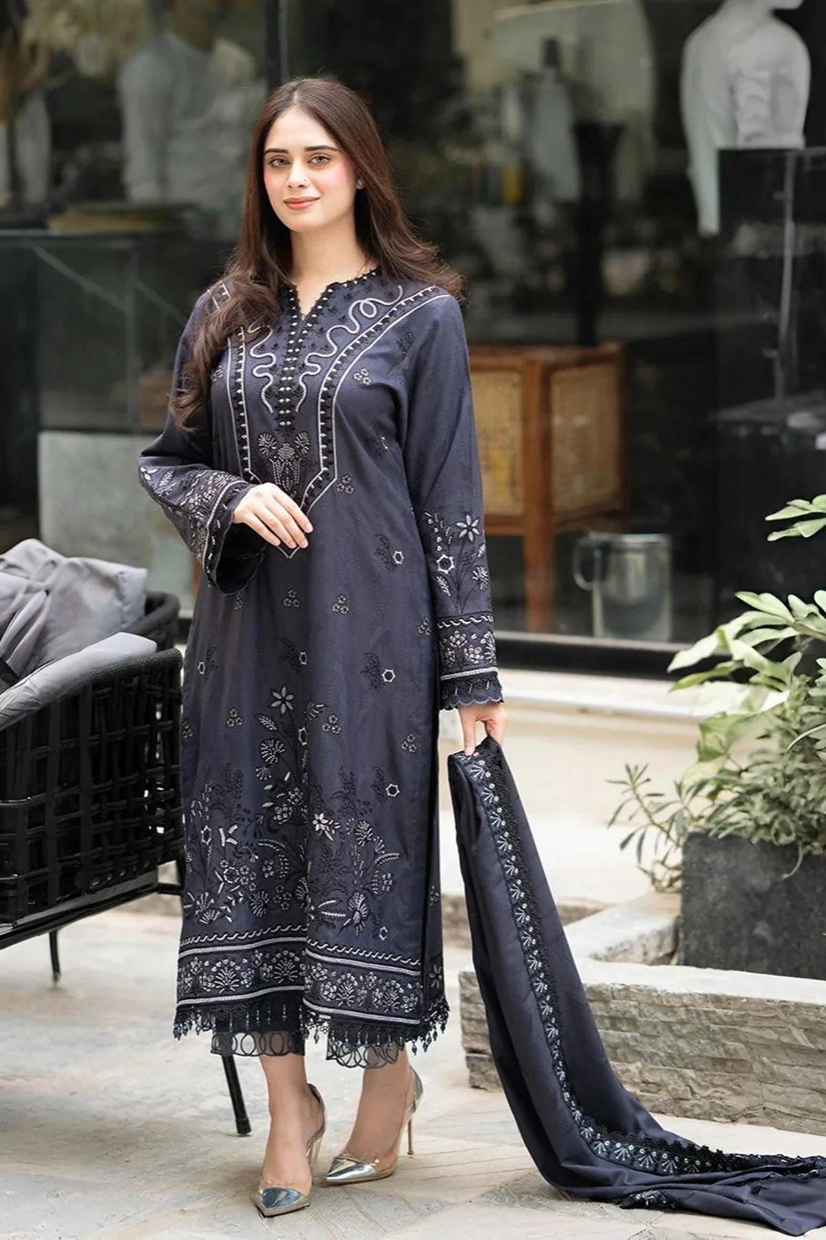 Winter  3PC Dhanak Embroidered Suit - kp3382
