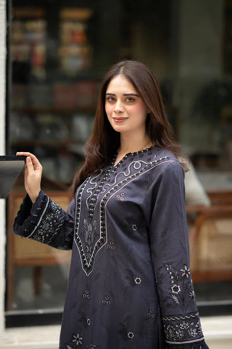 Winter  3PC Dhanak Embroidered Suit - kp3382