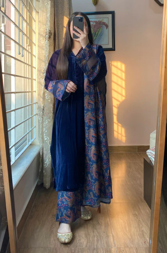 Winter Velvet Dress with Printed Dhanak Shawl kp33120