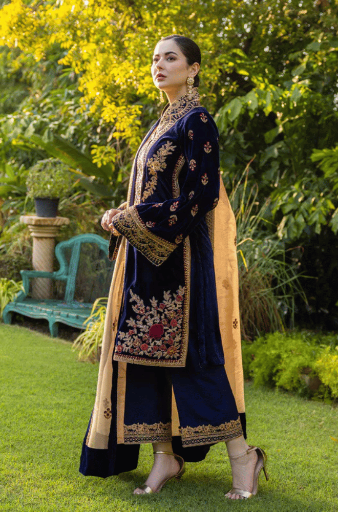 Winter Embroidered Velvet 3piece suit - KP3357
