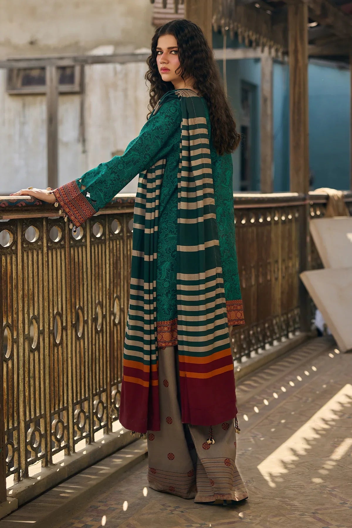 Winter  3PC Karandi Digital Print Dress - KP33137