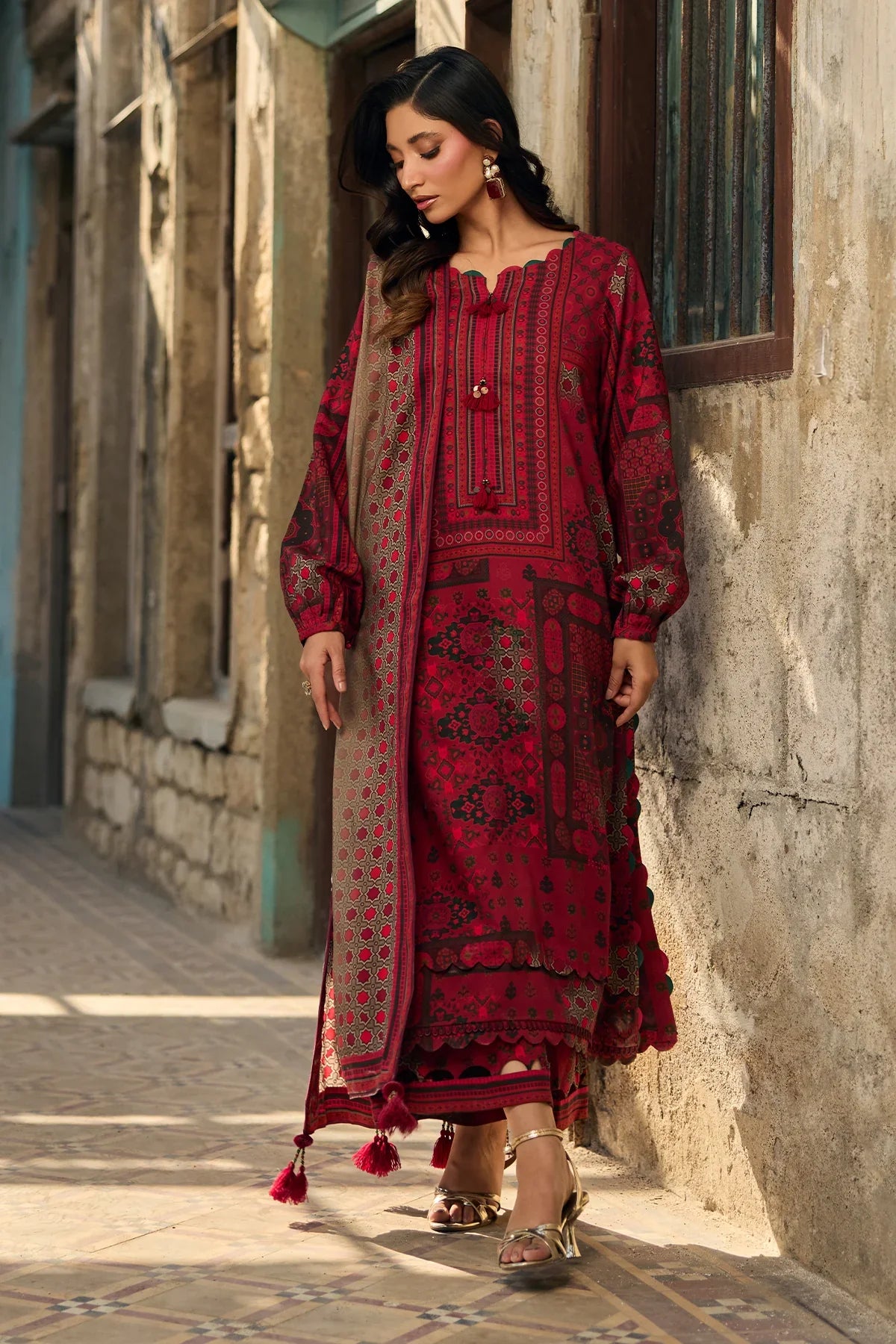 Winter  3PC Karandi Digital Print Dress - KP33135