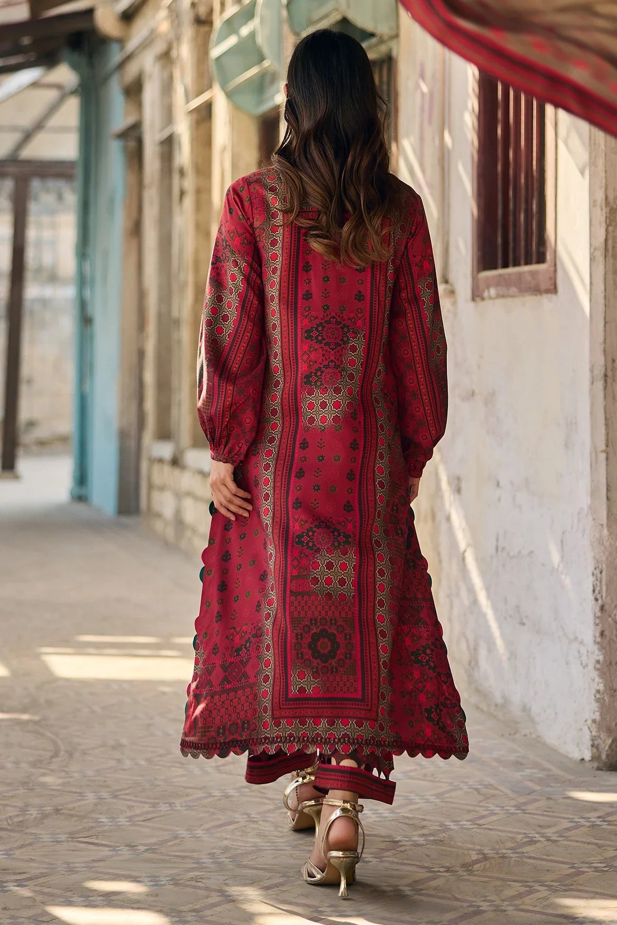 Winter  3PC Karandi Digital Print Dress - KP33135