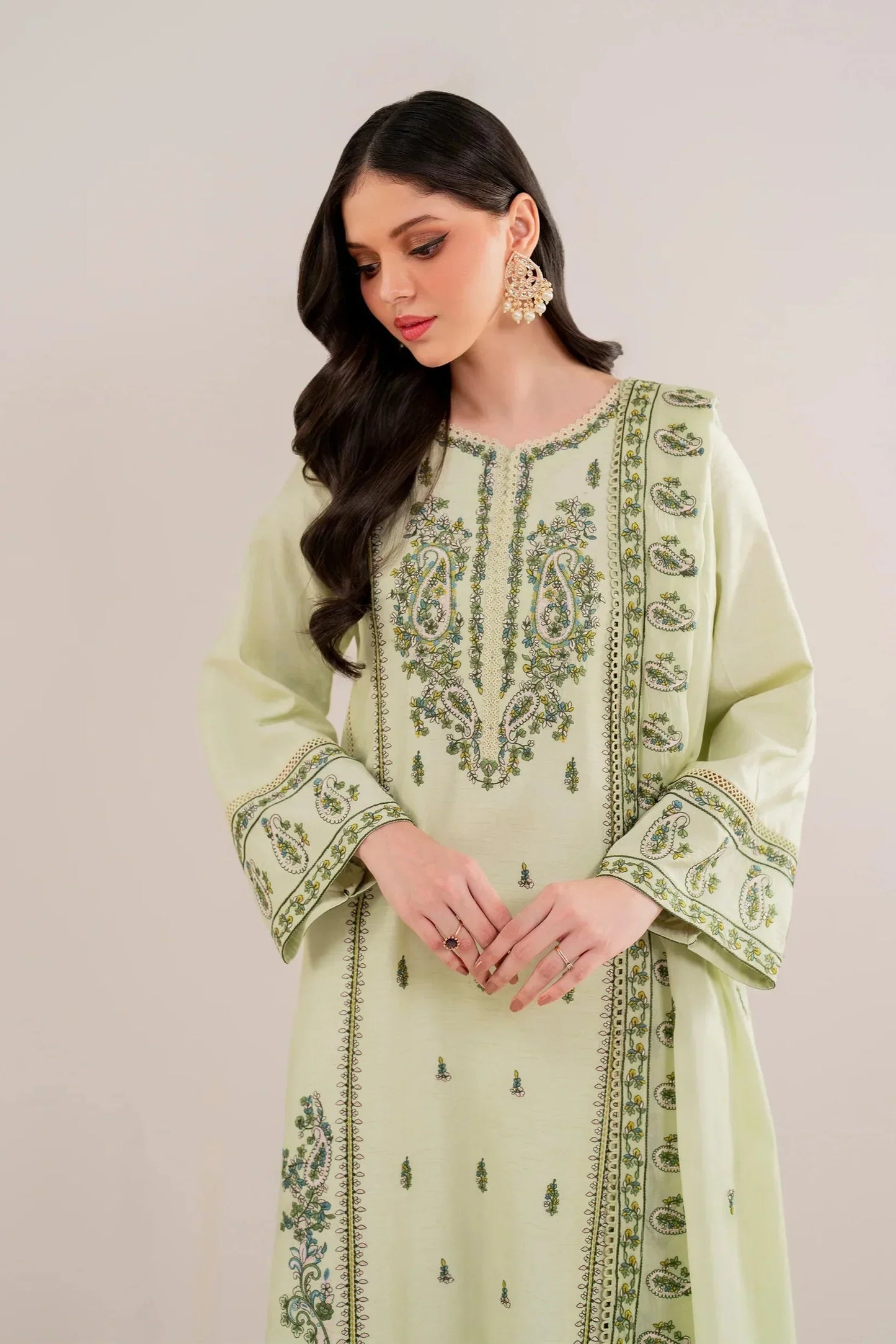Winter  3PC Dhanak Embroidered Suit - kp3386