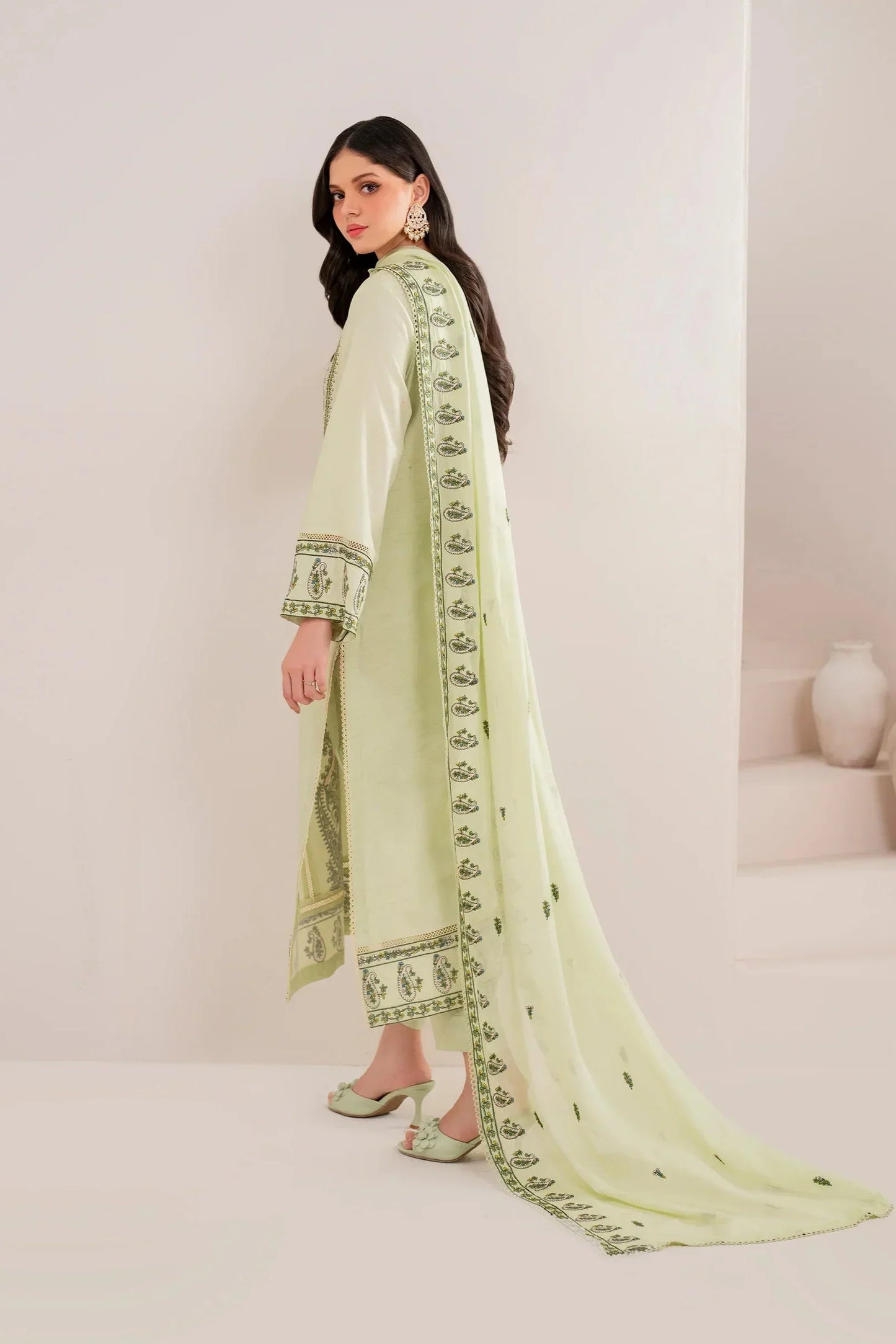 Winter  3PC Dhanak Embroidered Suit - kp3386