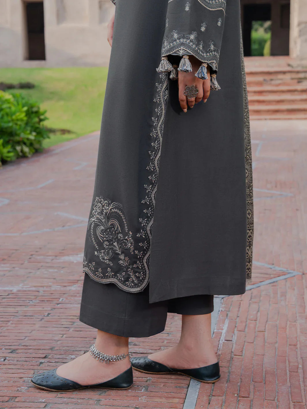 Winter 3PC Dhanak Embroidered Suit - kp33112