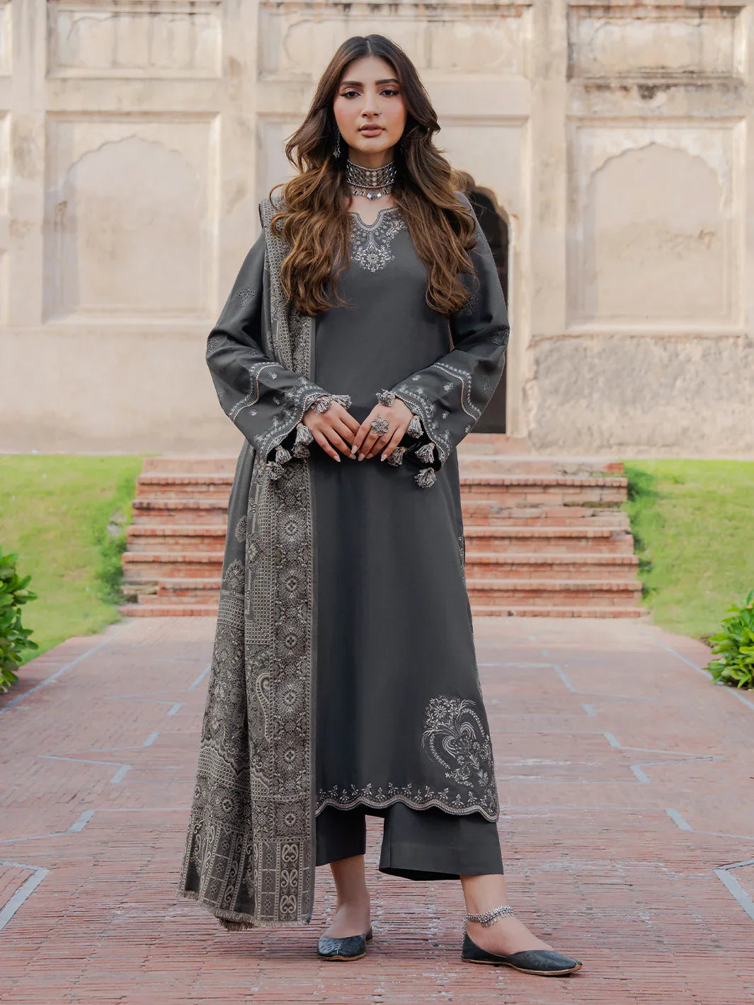 Winter 3PC Dhanak Embroidered Suit - kp33112