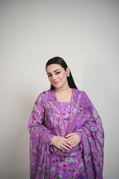 Winter 3PC Karandi Digital Print Dress - KP33149