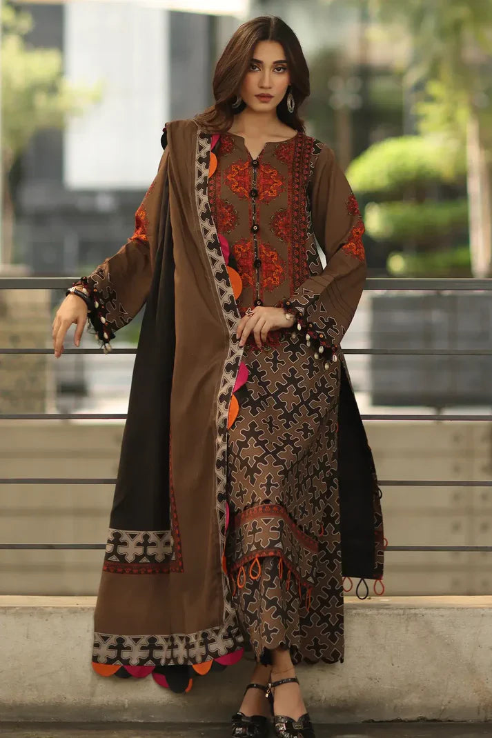 Winter 3PC Karandi Digital Print Dress - KP33142
