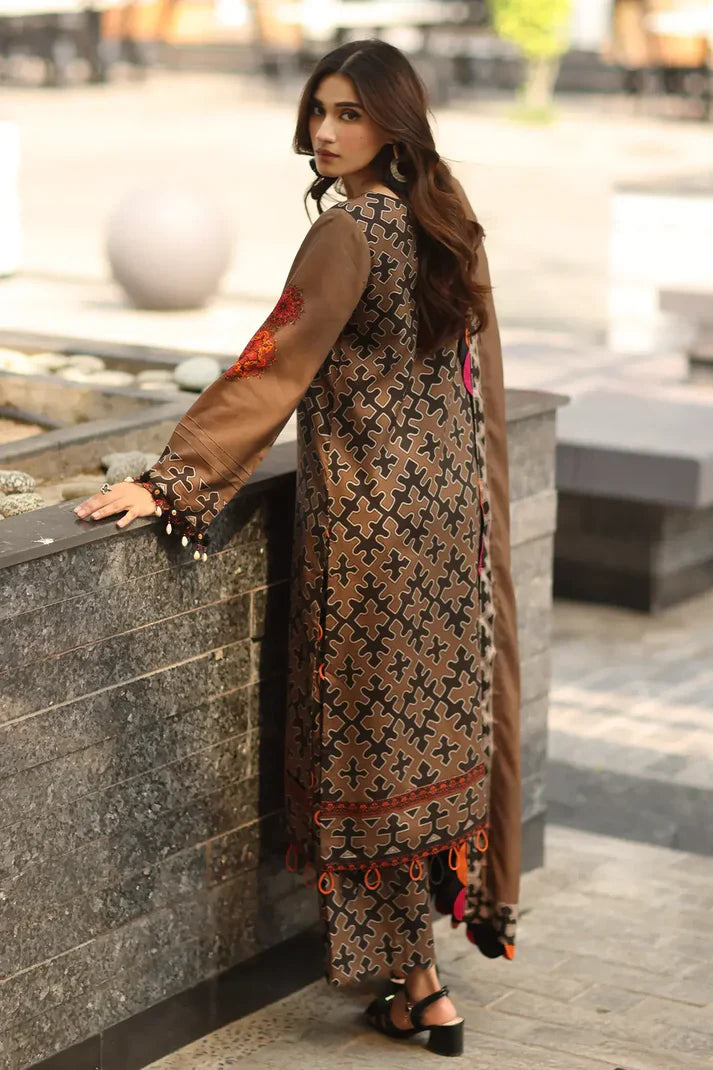 Winter 3PC Karandi Digital Print Dress - KP33142